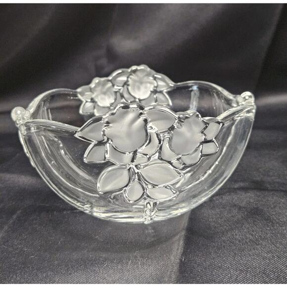 Vintage Clear Glass Etched Leaves Flowers Bowl Retro Candy Dish Ring Bowl 6"x3" - Picture 1 of 6